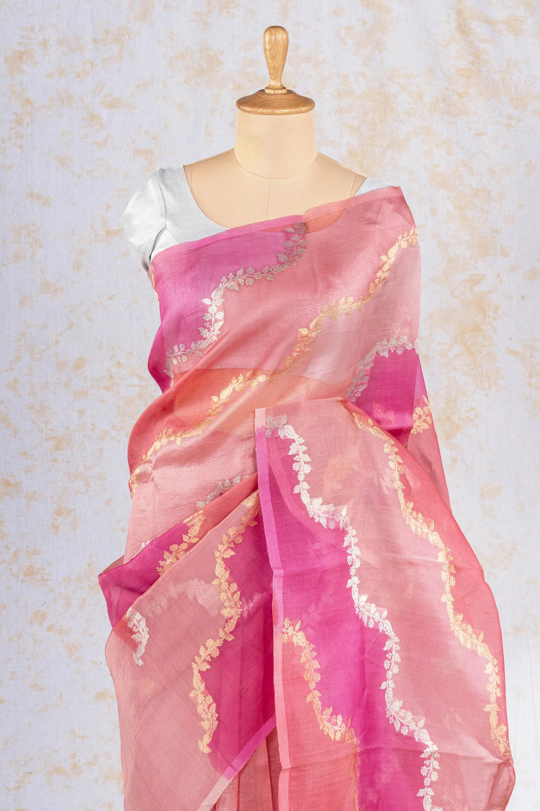 Coral Pink Organza Silk Banarasi Saree_2