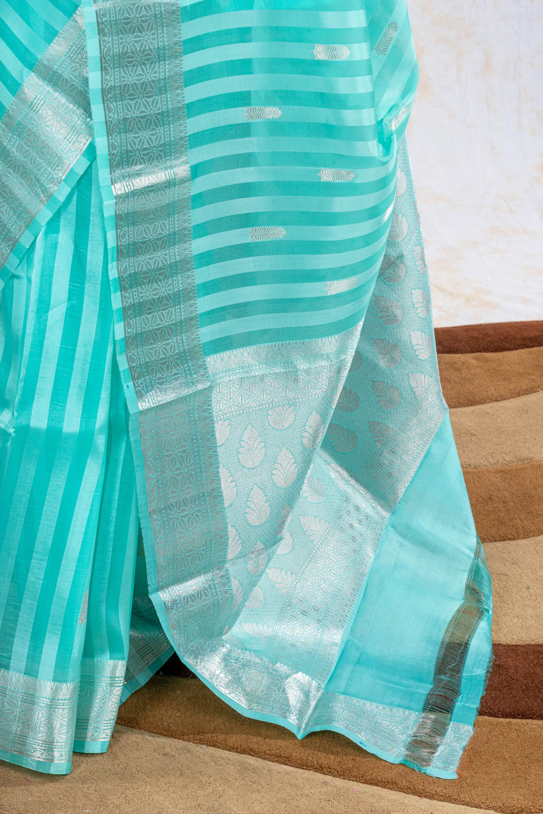 Firozi Kora and Poona Silk Banarasi Saree_3